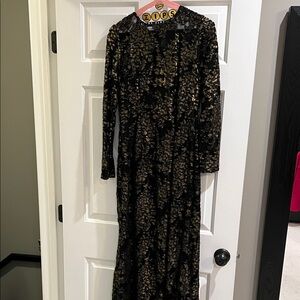Adrianna Papell Black and Gold Long Sleeve Dress